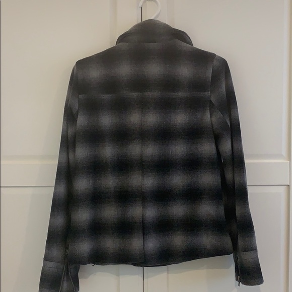 BNWT - gap jacket - Picture 2 of 2